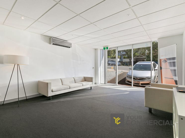 Click to view all images 26 Chermside Street Newstead QLD 4006 - Image 3