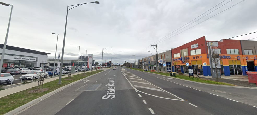 Click to view all images 2/545 McDonalds Road South Morang VIC 3752 - Image 2