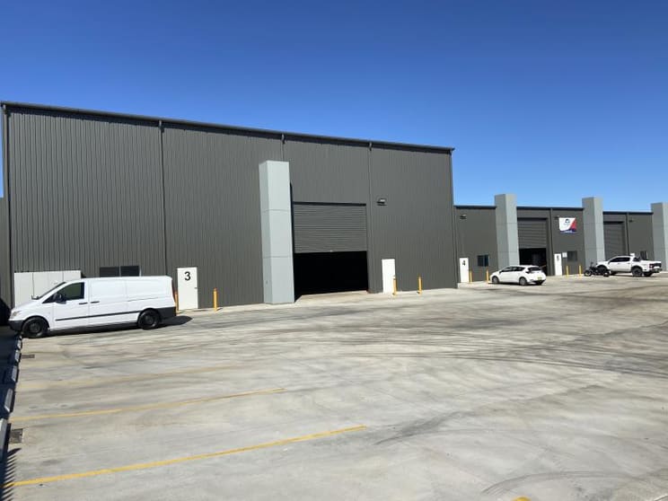 Click to view all images 3/2 Jannali Road Dubbo NSW 2830 - Image 3