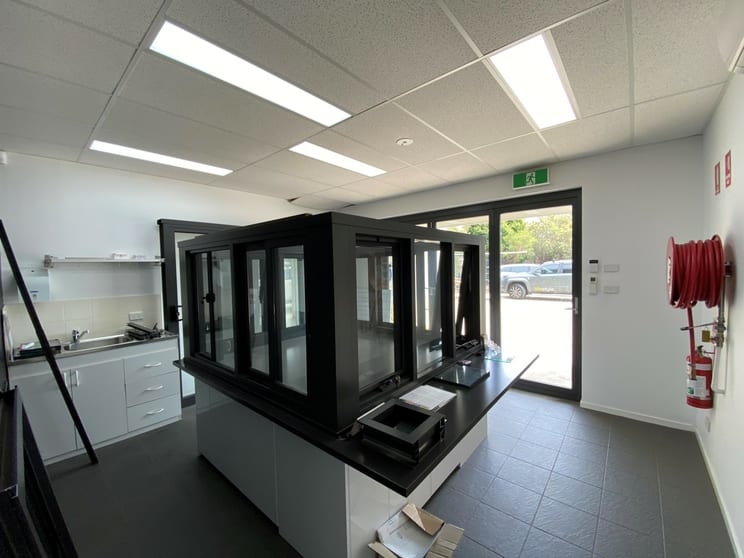Click to view all images 2/8 Adventure Place Caringbah NSW 2229 - Image 3