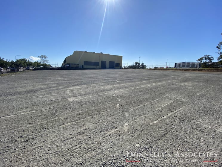 Click to view all images 4/12-42 Archimedes Street Darra QLD 4076 - Image 1