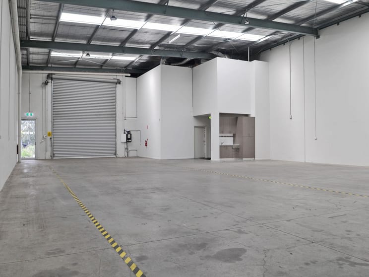 Click to view all images 46 Lindon Court Tullamarine VIC 3043 - Image 2