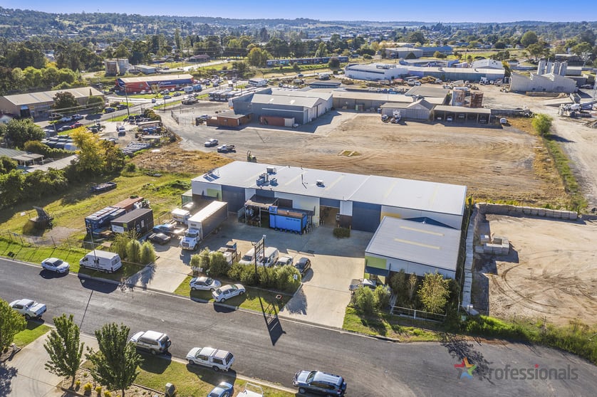 Click to view all images 1/3 Southern Cross Drive Armidale NSW 2350 - Image 1