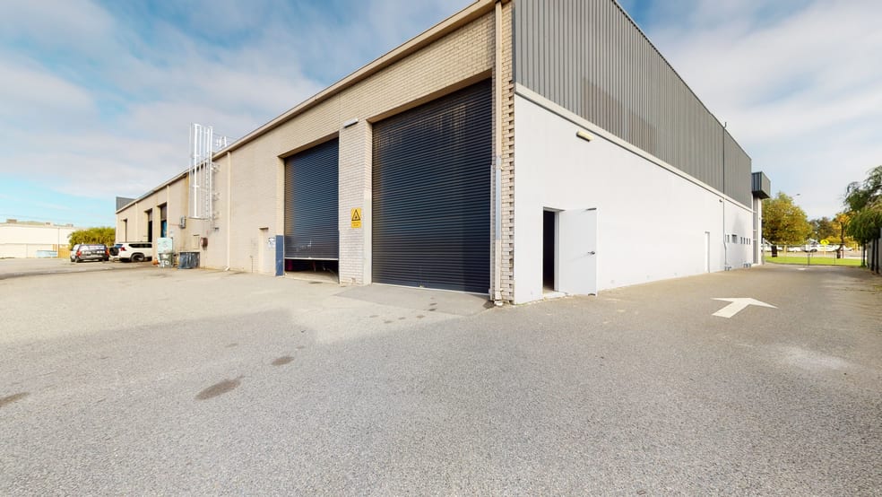 Click to view all images Unit 1, 9-13 Kewdale Road Welshpool WA 6106 - Image 2