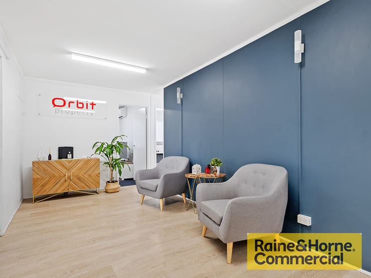 Click to view all images 98 Enoggera Road Newmarket QLD 4051 - Image 3
