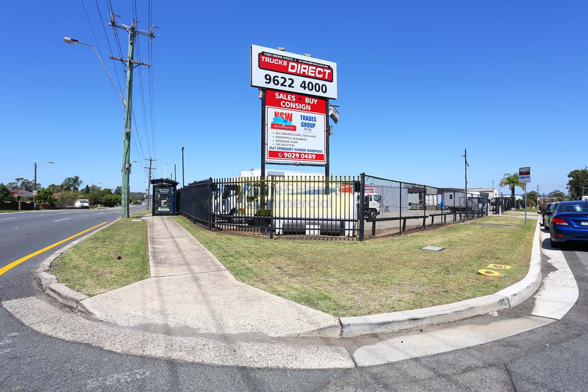 Click to view all images 726 Woodville Road Fairfield East NSW 2165 - Image 3