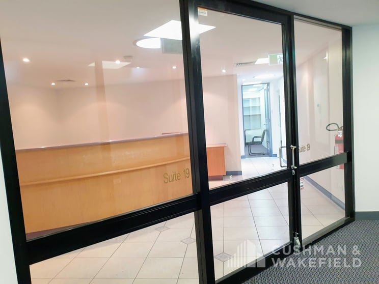 Click to view all images Unit 19/42 Bundall Road Bundall QLD 4217 - Image 2