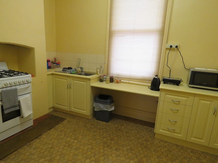 Click to view all images 567 Englehardt Street Albury NSW 2640 - Image 3