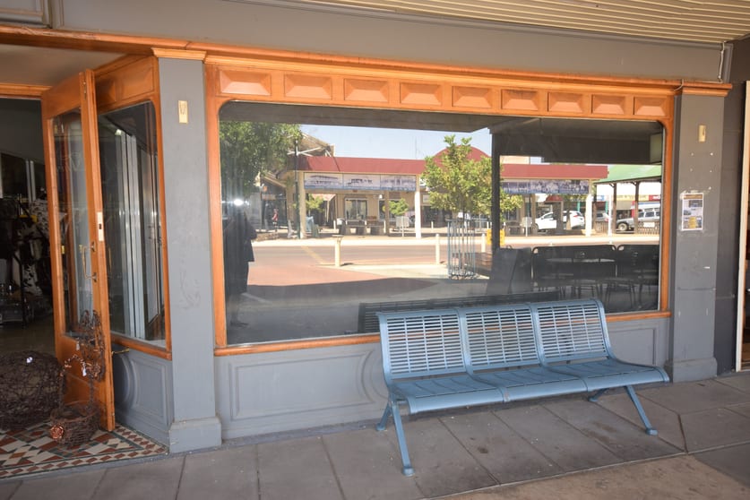 Click to view all images 2/110 Eagle Street Longreach QLD 4730 - Image 1