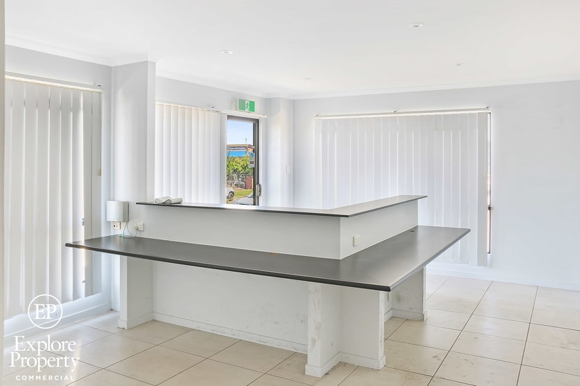 Click to view all images 4/5 Margaret Vella Drive Paget QLD 4740 - Image 3