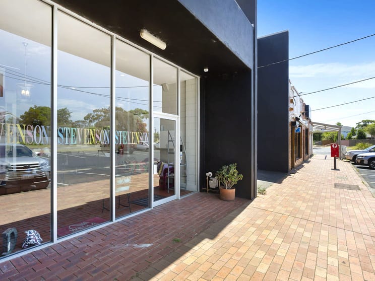 Click to view all images 33 Dava Drive Mornington VIC 3931 - Image 2