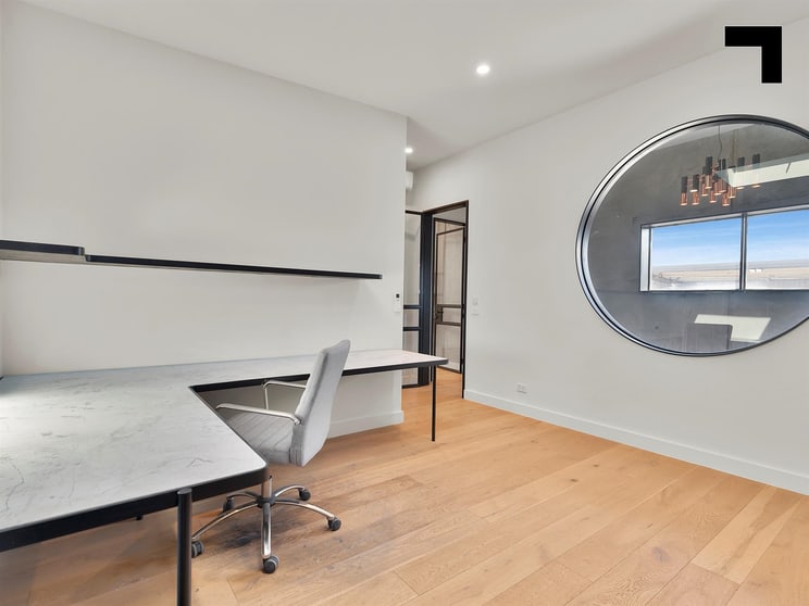 Click to view all images 4/35-37 Canterbury Road Braeside VIC 3195 - Image 3