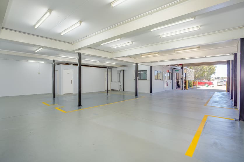 Click to view all images 4/10 Welch Street Underwood QLD 4119 - Image 3