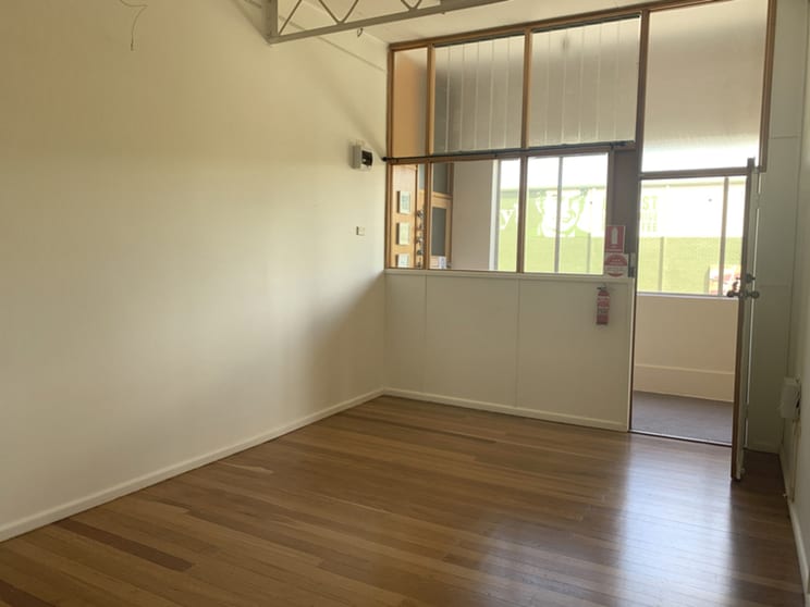 Click to view all images Suite 2/209-211 Beardy Street Armidale NSW 2350 - Image 1