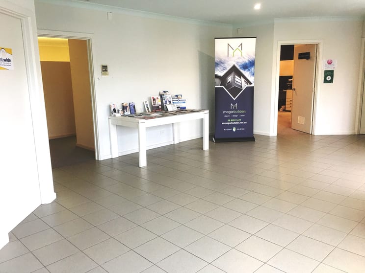 Click to view all images 159 Hindmarsh Road Victor Harbor SA 5211 - Image 2