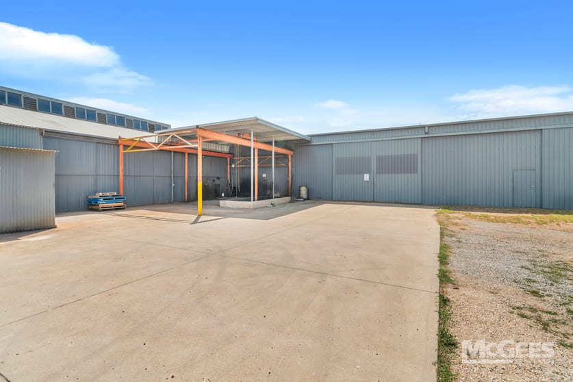 Click to view all images 11 Holder Avenue Richmond SA 5033 - Image 2
