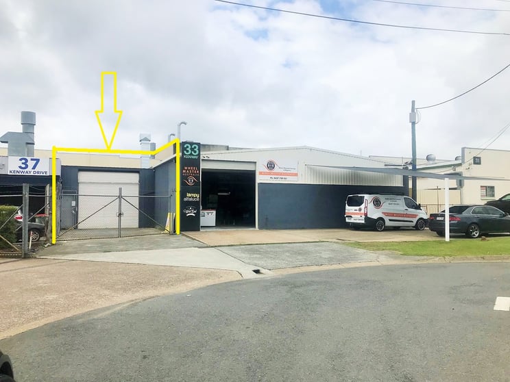 Click to view all images Unit 2/33 Kenway Drive Underwood QLD 4119 - Image 1