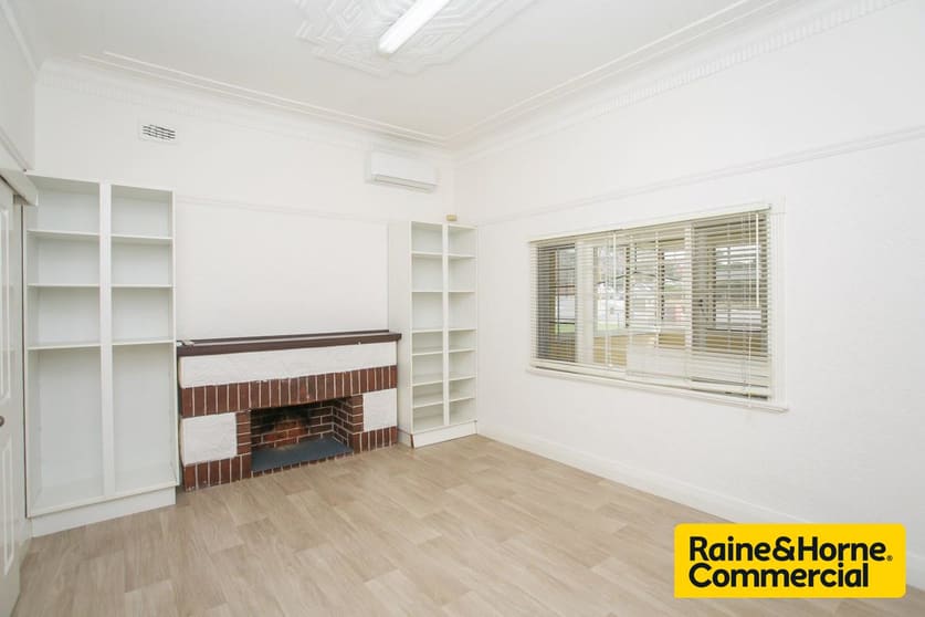 Click to view all images 92 Harborne Street Wembley WA 6014 - Image 3