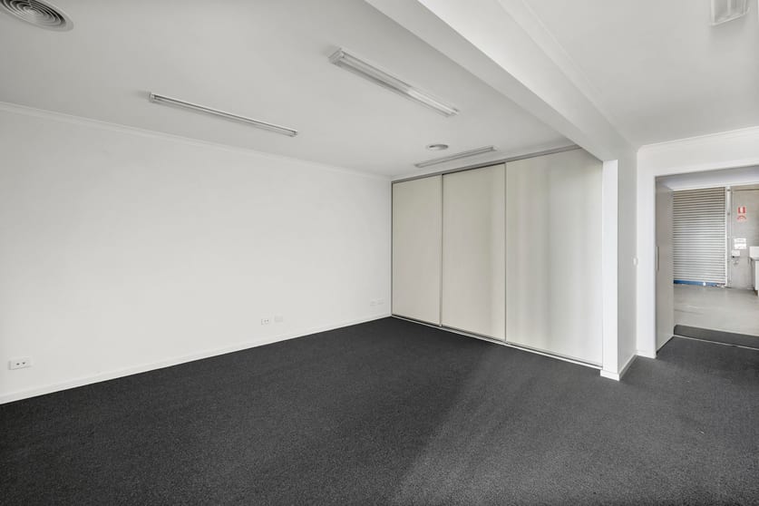Click to view all images 37 Pakington Street Geelong West VIC 3218 - Image 3