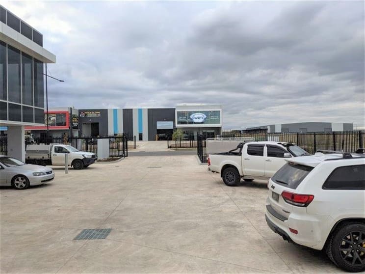 Click to view all images 4 Schembri Drive Truganina VIC 3029 - Image 3