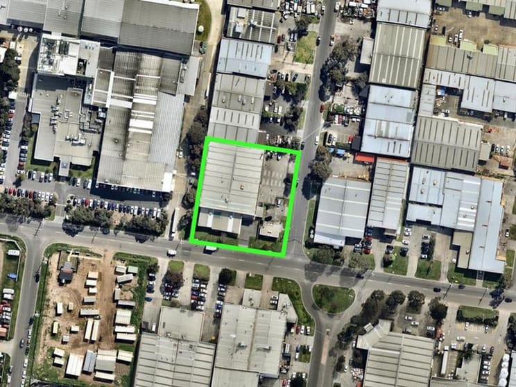 Click to view all images 33-35 Malcolm Road Braeside VIC 3195 - Image 3