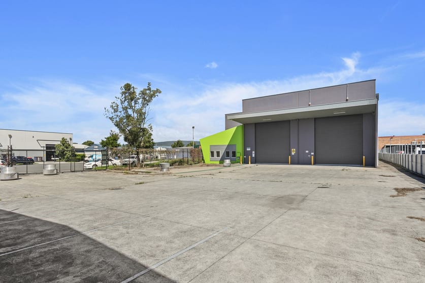 Click to view all images 8-10 Delta Place Albion Park Rail NSW 2527 - Image 1