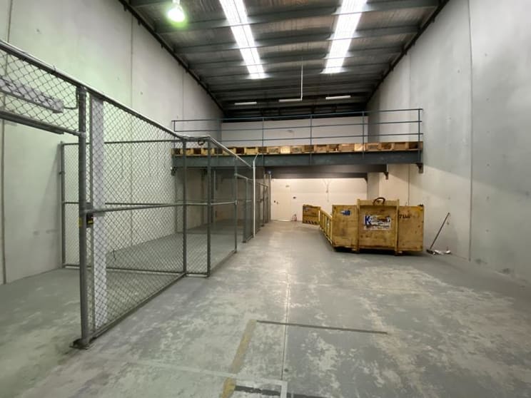 Click to view all images Unit 3A, 4 Rocklea Drive Port Melbourne VIC 3207 - Image 2