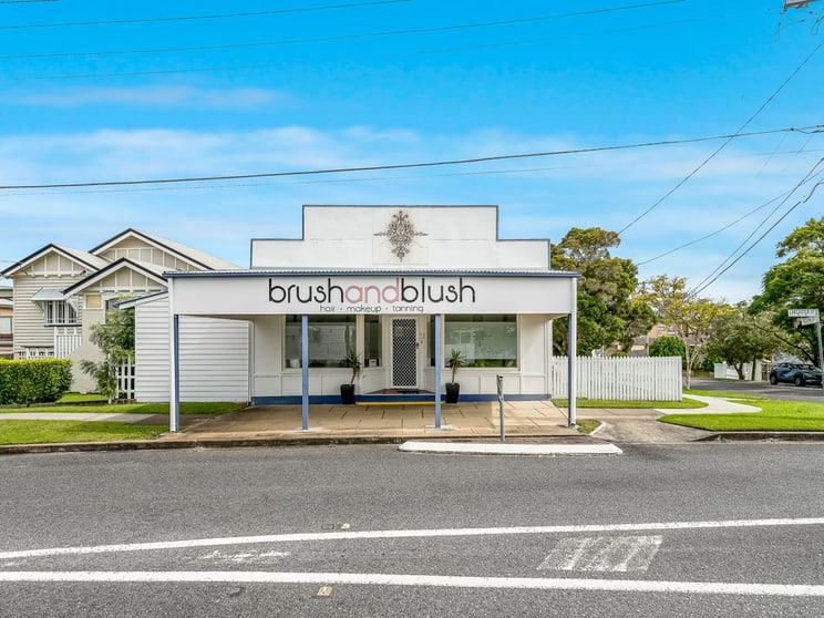 Click to view all images 31 Lancaster Street Coorparoo QLD 4151 - Image 1
