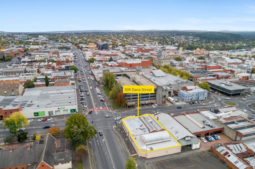 Click to view all images 309 Dana Street Ballarat Central VIC 3350 - Image 3