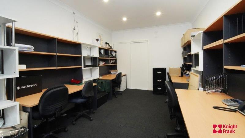 Click to view all images 240 Baylis Street Wagga Wagga NSW 2650 - Image 3
