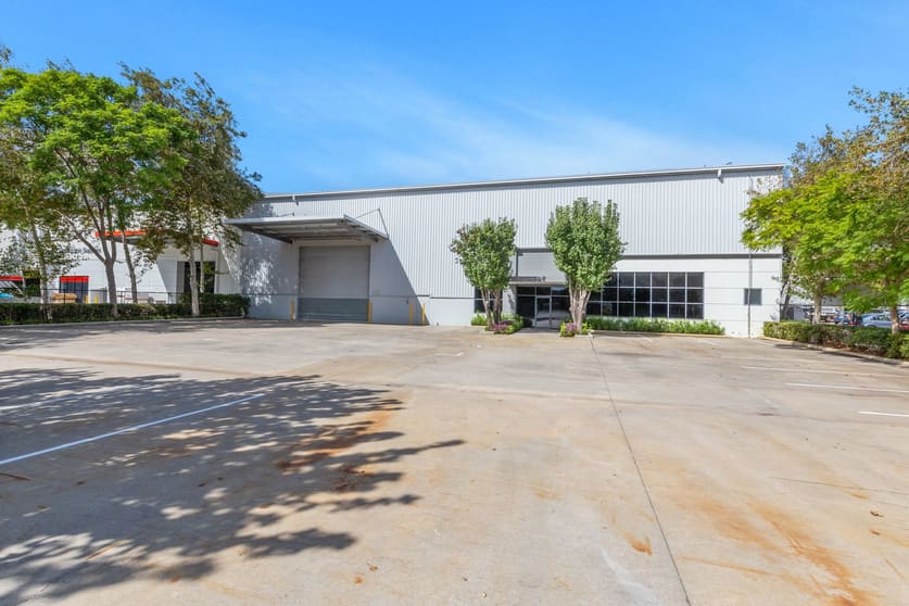 Click to view all images 9 Tomlinson Road Welshpool WA 6106 - Image 2