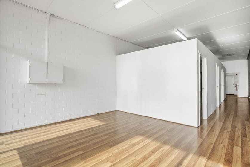 Click to view all images 89 High Street Hastings VIC 3915 - Image 3