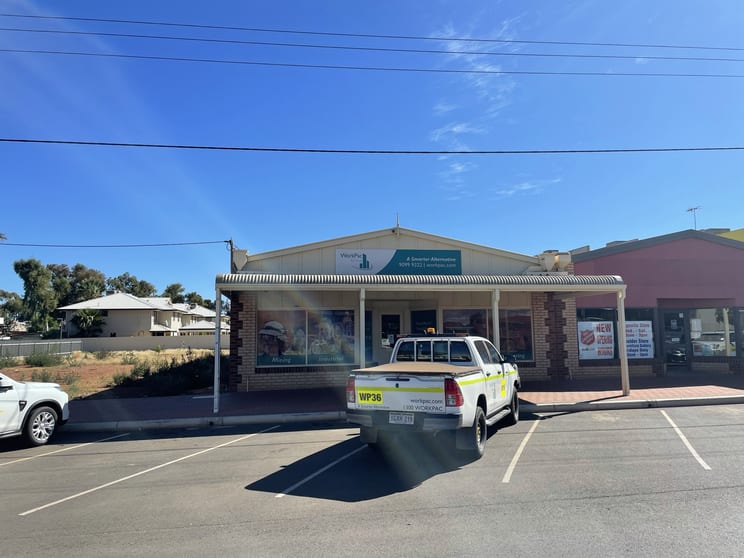 Click to view all images 2/118 Brookman Street Kalgoorlie WA 6430 - Image 2