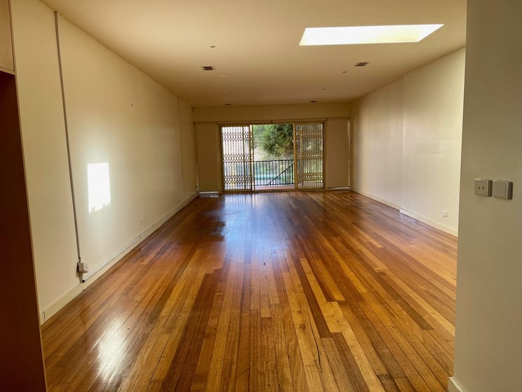 Click to view all images 1st Floor/729 Glenferrie Road Hawthorn VIC 3122 - Image 2