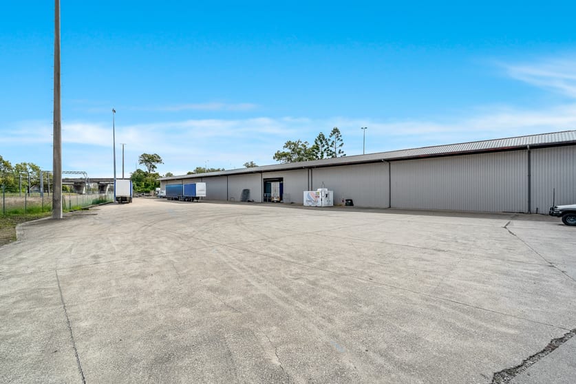 Click to view all images 1/127 Riawena Road Salisbury QLD 4107 - Image 3