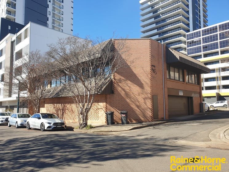 Click to view all images 1/16 Norfolk Street Liverpool NSW 2170 - Image 1
