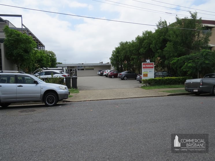 Click to view all images 2/723 Sandgate Road Clayfield QLD 4011 - Image 3