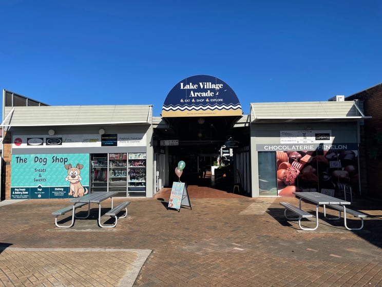Click to view all images Shop 8/450 The Esplanade Warners Bay NSW 2282 - Image 2