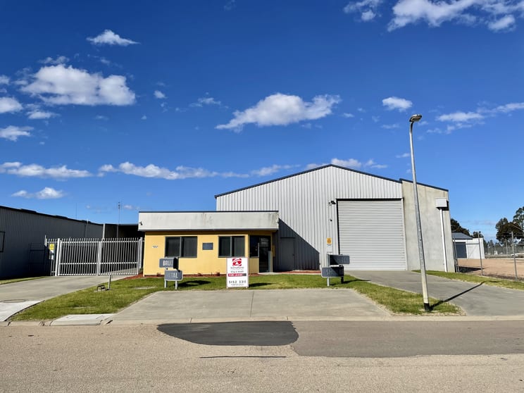 Click to view all images 11 Radford Place Bairnsdale VIC 3875 - Image 1