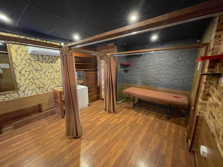 Click to view all images 4/3131 SURFERS PARADISE BOULEVARD Surfers Paradise QLD 4217 - Image 2