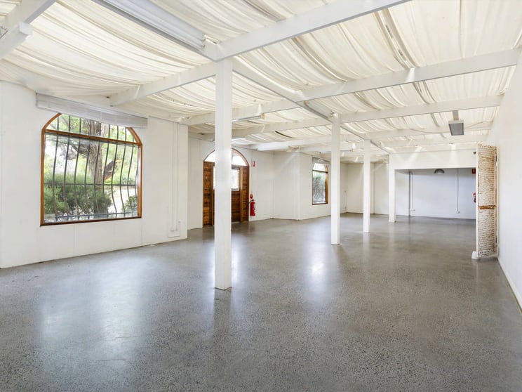 Click to view all images 106 Watt Road Mornington VIC 3931 - Image 2