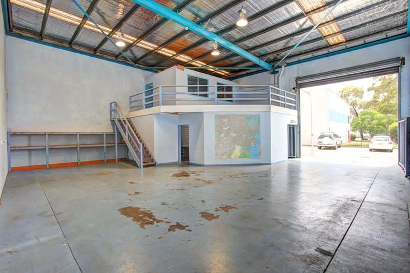 Click to view all images 1/58 Lancaster Avenue Ingleburn NSW 2565 - Image 2