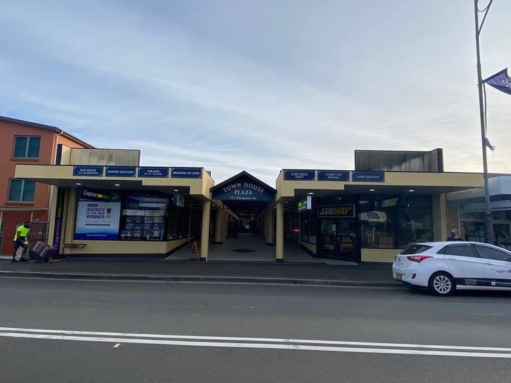 Click to view all images Shop 4, 127 Macquarie Road Springwood NSW 2777 - Image 1