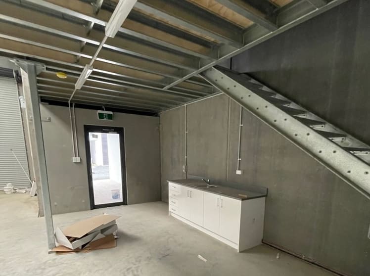 Click to view all images 13/5-11 Waynote Place Unanderra NSW 2526 - Image 3