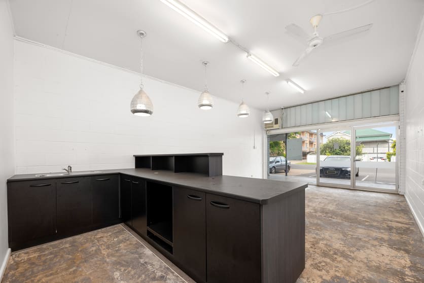 Click to view all images Shop 4/235 Zillmere road Zillmere QLD 4034 - Image 1