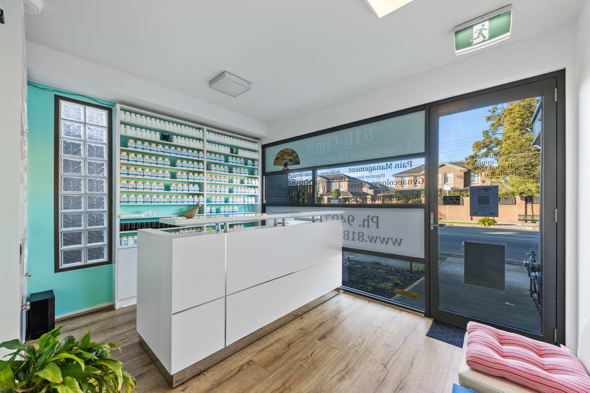 Click to view all images 2/81 Lower Heidelberg Road Ivanhoe VIC 3079 - Image 2