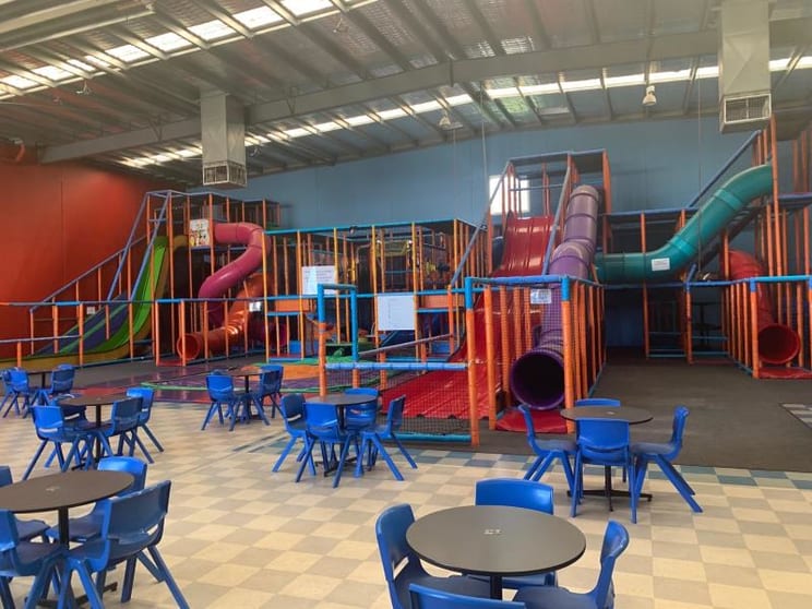 Click to view all images 30-32 Commercial Place Keilor East VIC 3033 - Image 2