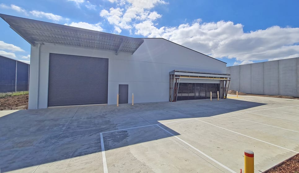 Click to view all images 22 Grandlee Drive Wendouree VIC 3355 - Image 2