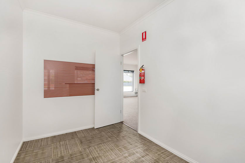 Click to view all images 77A High Street Kangaroo Flat VIC 3555 - Image 3