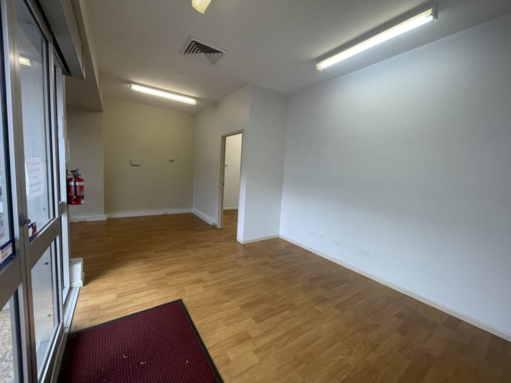 Click to view all images 2/5 Hasking Street Caboolture QLD 4510 - Image 3